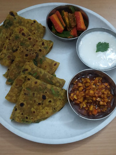 મેથી બાજરીના થેપલા (Methi Bajri Thepla Recipe In Gujarati) રેસીપી મુખ્ય ફોટો