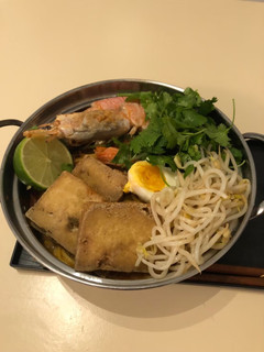 Una foto de Fideos laksa estilo Singapur 叻沙 Japonés LAKUSA 🇸🇬🇺🇾🇯🇵シンガポールラクサ