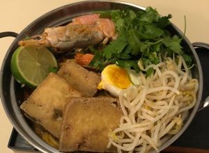 Una foto de Fideos laksa estilo Singapur 叻沙 Japonés LAKUSA 🇸🇬🇺🇾🇯🇵シンガポールラクサ