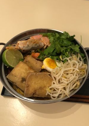 Una foto de Fideos laksa estilo Singapur 叻沙 Japonés LAKUSA 🇸🇬🇺🇾🇯🇵シンガポールラクサ
