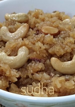 नारळी भात- नारळी पौर्णिमा स्पेशल (narali baht recipe in marathi) रेसिपी चे मुख्य फोटो 