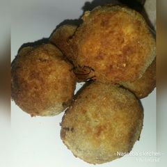 A picture of Yam balls.