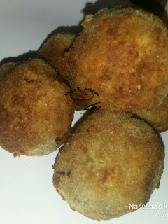 A picture of Yam balls.