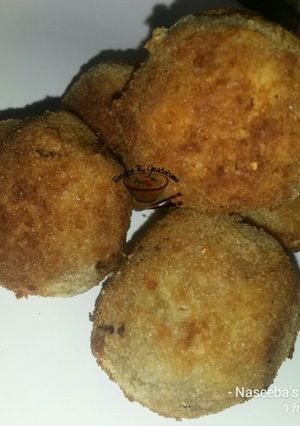 A picture of Yam balls.