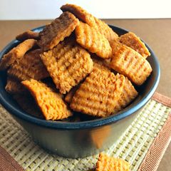 A picture of Baked Multigrain Chips.