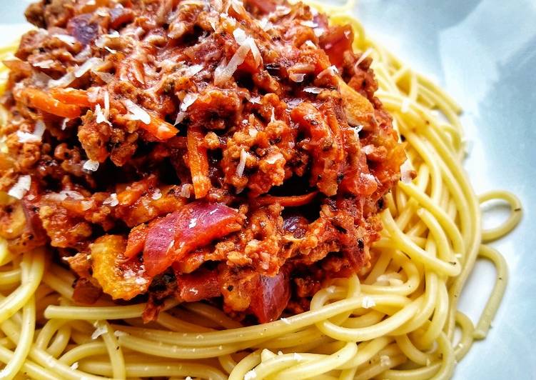 How to Make Super Quick Homemade Spaghetti Bolognese (With Turkey Mince)