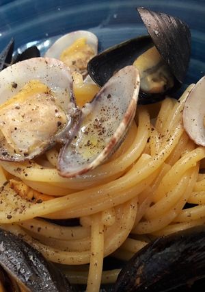 Foto di Spaghettone di Gragnano XXL Cozze e Vongole