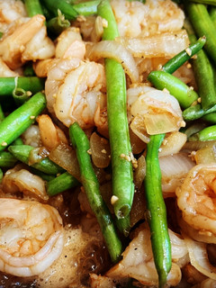 A picture of Shrimp with String Beans.