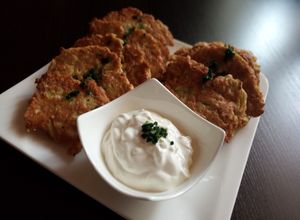 Cukkini tócsni (IR barát) recept fotója