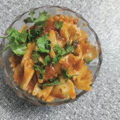 A picture of Bowtie red jain sauce pasta.