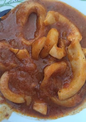 Una foto de Calamares en salsa