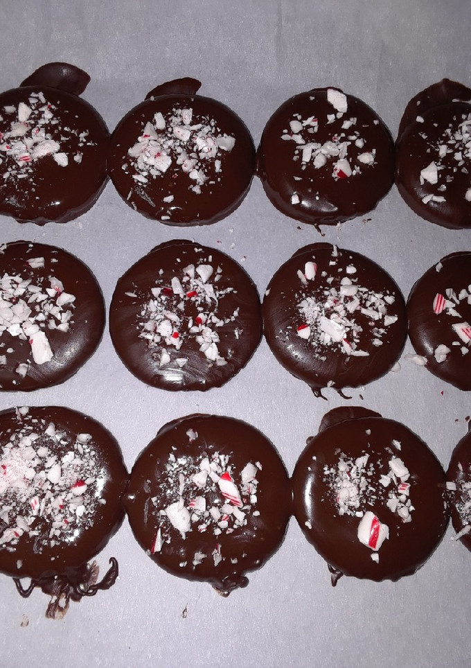 A picture of Cheaters Thin Mints.