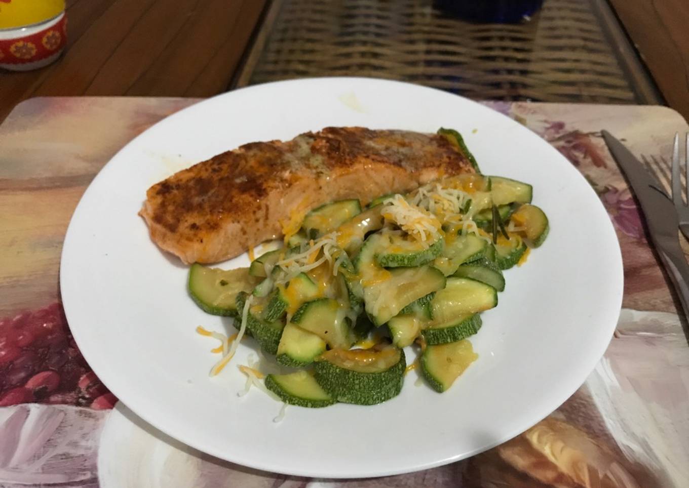 Salmón con paprika y calabazas con romero