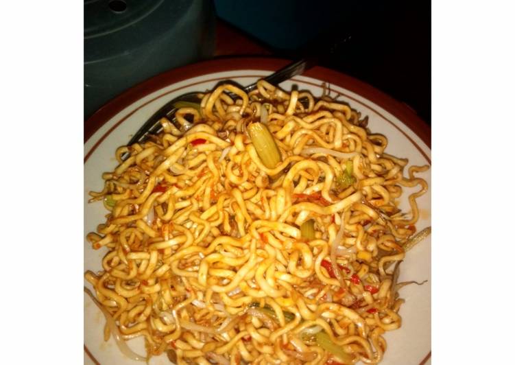 Langkah Mudah untuk Membuat Mie goreng plus sayuran yang Sempurna