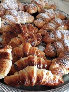 صورة لوصفة كرواسون مورق بدون عجين مروق يجي روعة 😍😍😋😋