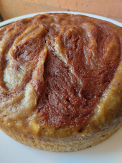 Una foto de Bizcochuelo🥧🍰 de banano🍌 con bocadillo de guayaba🫒sin huevo y en licuadora🍌🍰🥧