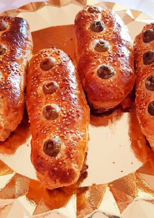 Foto principal de Hojaldres con chorizo, queso y aceitunas