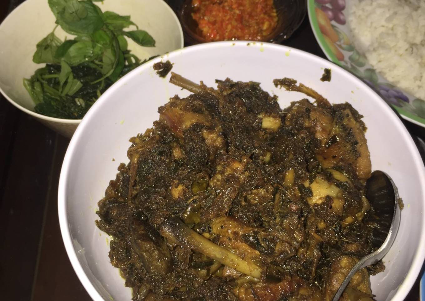 Bebek bumbu hitam khas madura
