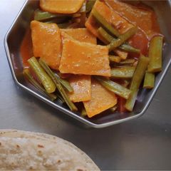 A picture of Guvar Dhokli.