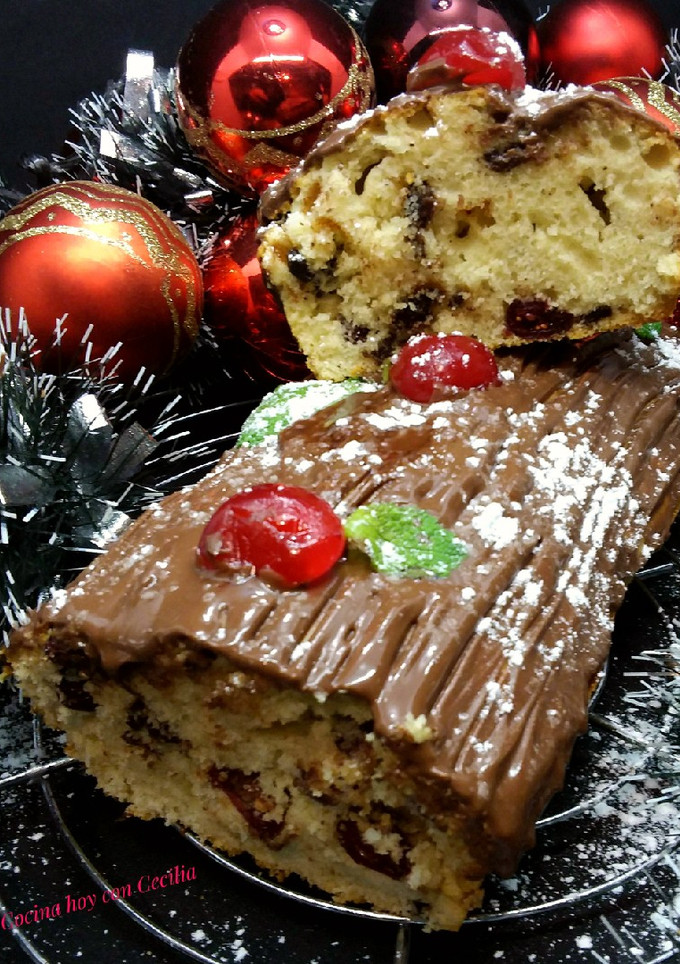 Una foto de Budín Navideño con arándanos y pepitas de chocolate