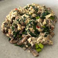 รูปของ Telur Urak-Arik Jamur & Bayam
