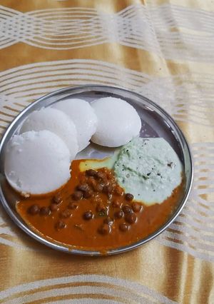 A picture of Rice Flour Idli.