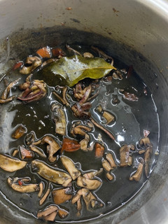 Una foto de Calamares en su tinta