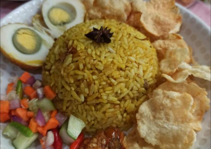 Resep membuat Nasi Kebuli Magic Com dijamin menggugah selera
