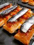 Hojaldre de sardina marinada en pomelo con salsa criolla