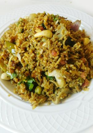 A picture of Maharashtrian Masala (masale) Bath.