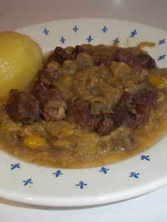 Una foto de Ternera cocida tierna con salsa