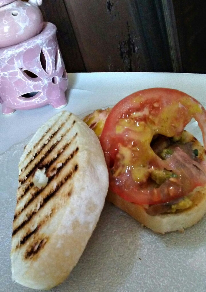 Una foto de Sándwich con pan de campo💜