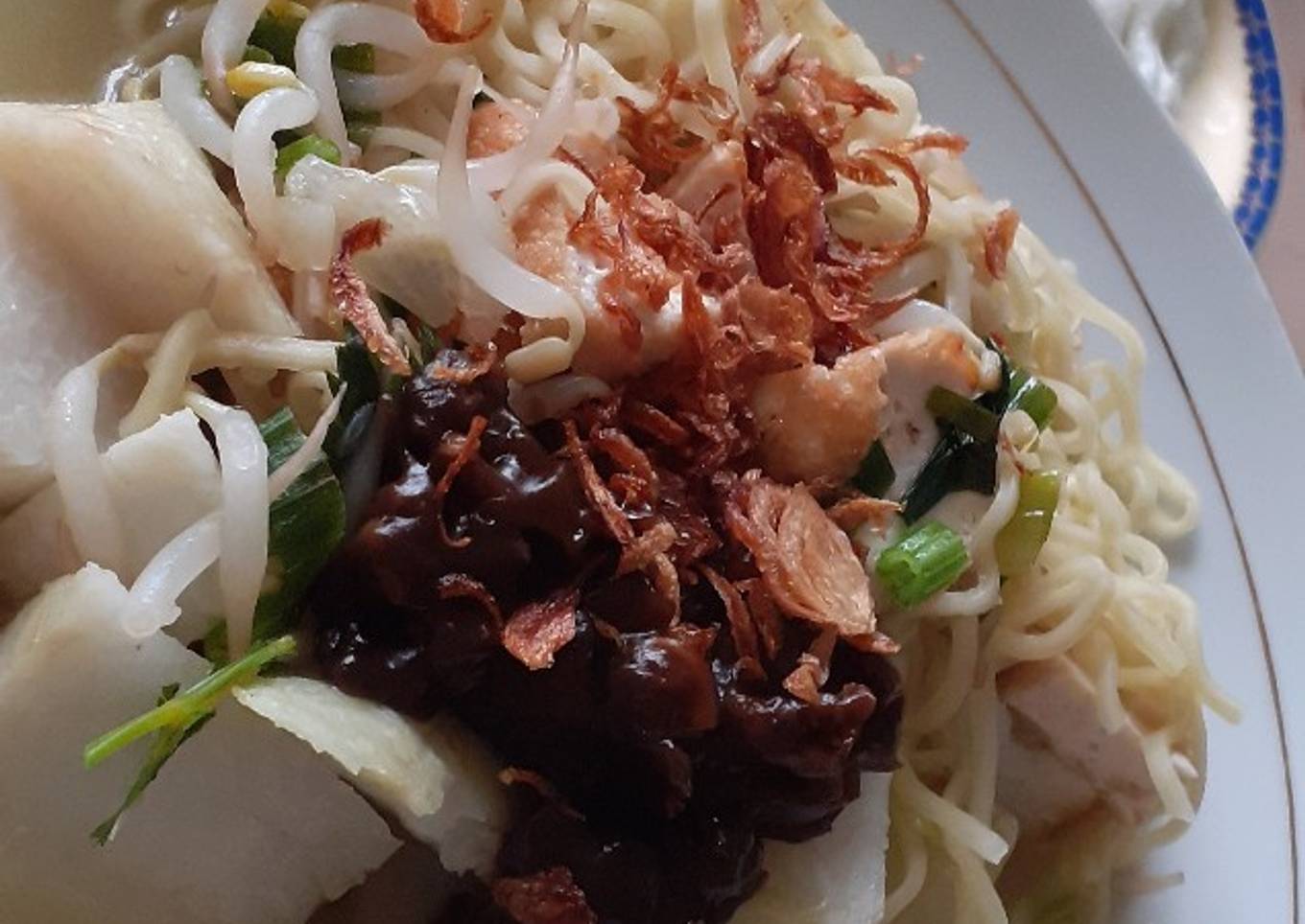 Lontong mie Surabaya