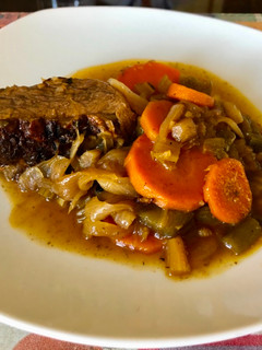 Una foto de Plateada al horno con verduras