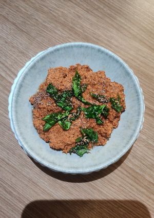 A picture of Kollu chutney.