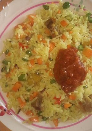 A picture of Vegetable and cow kidney rice.