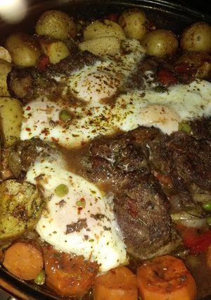 Una foto de Carne y verduras al horno