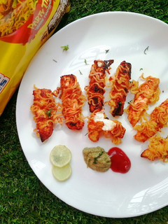 ম্যাগি থ্রেড পনির রোল (Maggi thread paneer roll recipe in Bengali) রেসিপির প্রধান ছবি