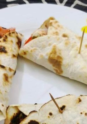 टॉरटिल्ला व्रैप (tortilla wrap recipe in Hindi) रेसिपी मुख्य फोटो