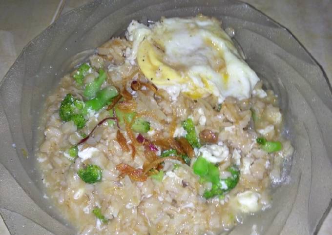 Resep Oatmeal telur gurih oleh astri iliana - Cookpad