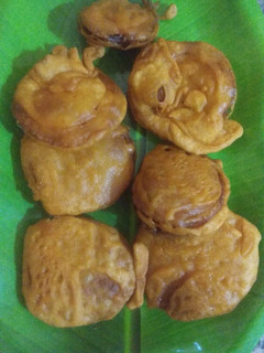 வெங்காய பஜ்ஜி (Venkaaya bajji recipe in tamil) செய்முறை முக்கிய புகைப்படம்
