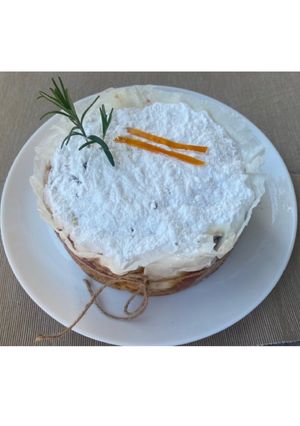 Una foto de Coca d’oli amb taronja i romaní 🍊🌿