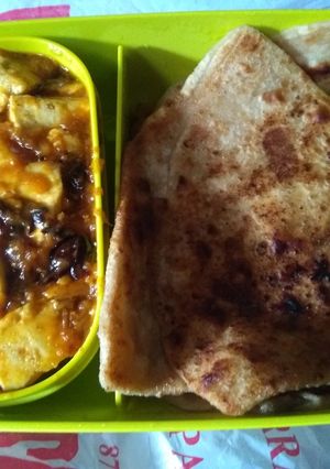 A picture of Lunchbox -- paneer fry and paratha.