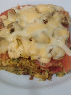 Una foto de Falafel a la pizza