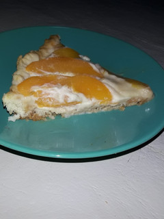 Una foto de Tarta de durazno con crema diplomata