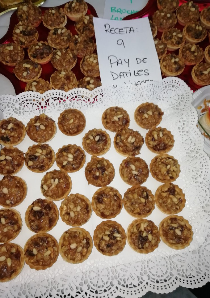 Una foto de Pay con nueces y dátiles