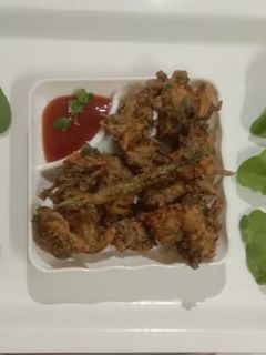पालक पकोडा (Palak Pakoda recipe in Hindi) रेसिपी मुख्य फोटो