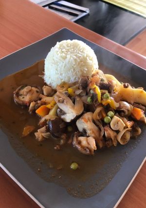 Una foto de Estofado de Hongos 🍄 • Vegano