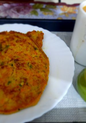 A picture of Leftover dal & rice pancake.