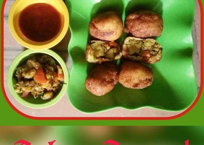 Steps to Prepare Gordon Ramsay Bread Roll stuffed Potato Green Peas veg